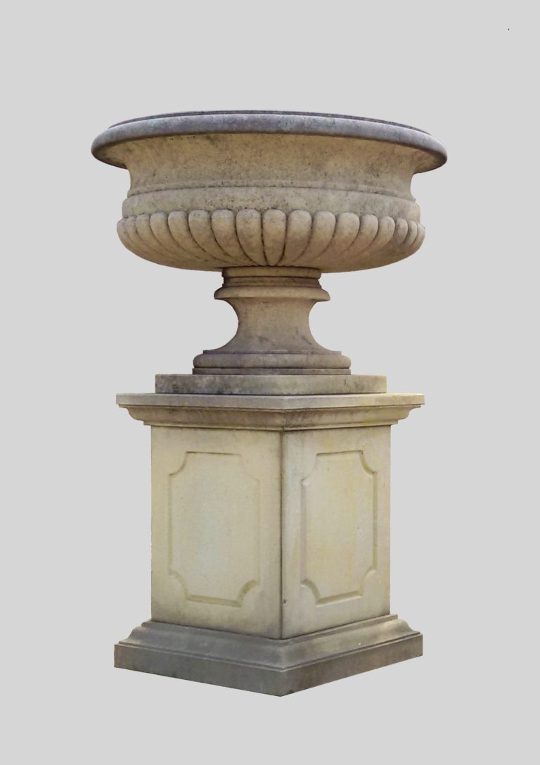 Vaso a tazza baccellato in Pietra di Vicenza - Finitura Anticata 724